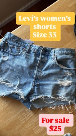 Levi’s shorts size 33 (medium fit)