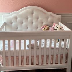 Crib/bed 