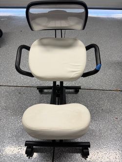 Ergonomic Kneeling Chair with Back Support