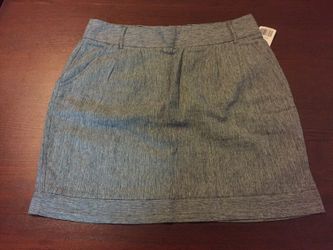 Grey Forever 21 skirt brand new size M