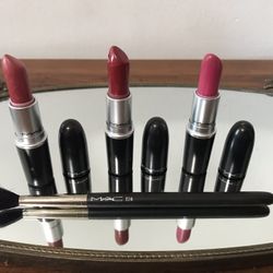 MAC Bundle Cosmetics Lipstick Set and Brush 🌹 
