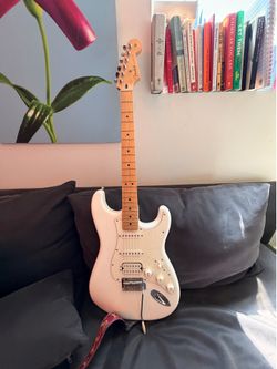 White Fender Strat