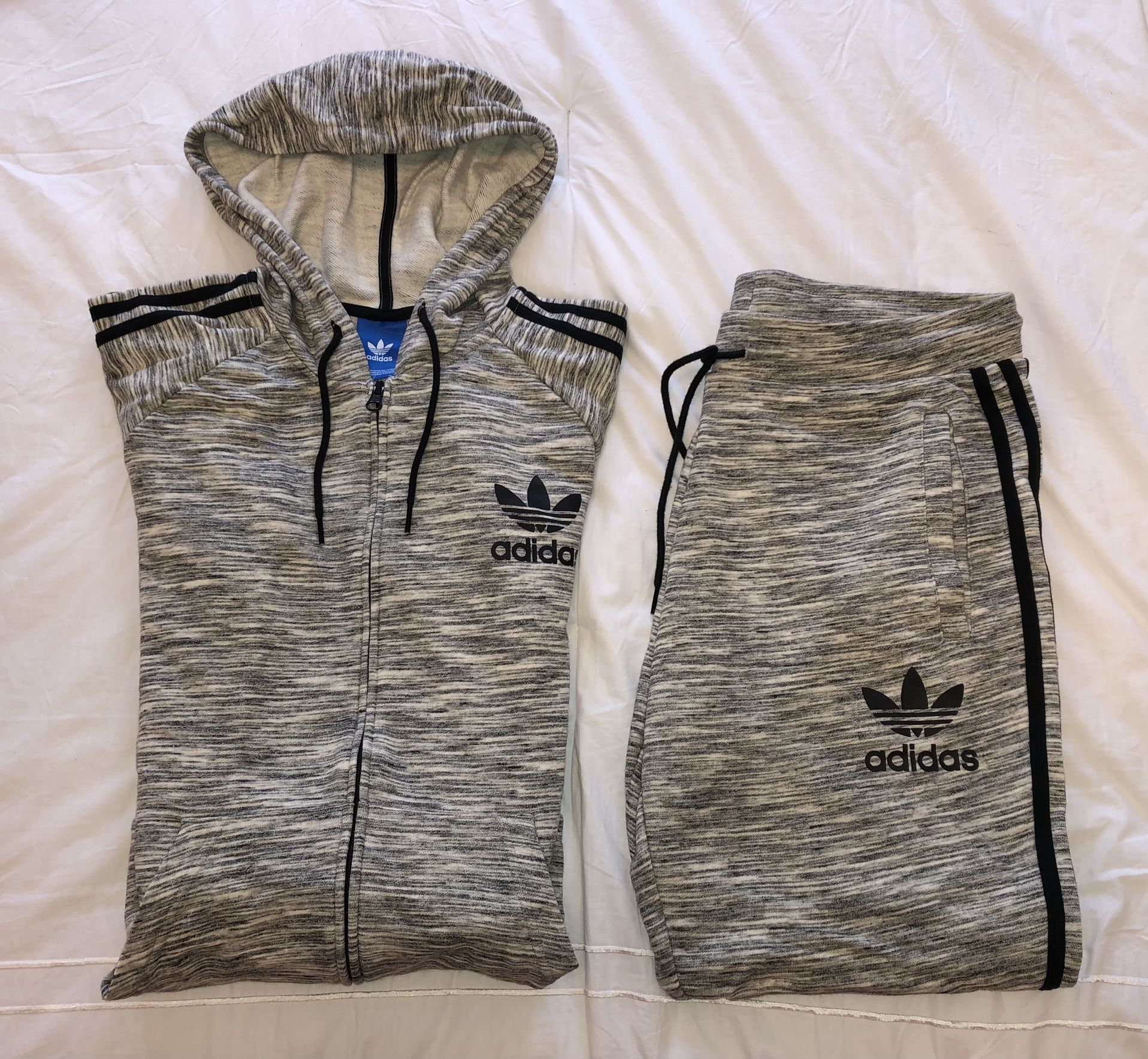 ADIDA ORIGINALS “CALIFORNIA” ZIP UP HOODIE & SWEATPANTS