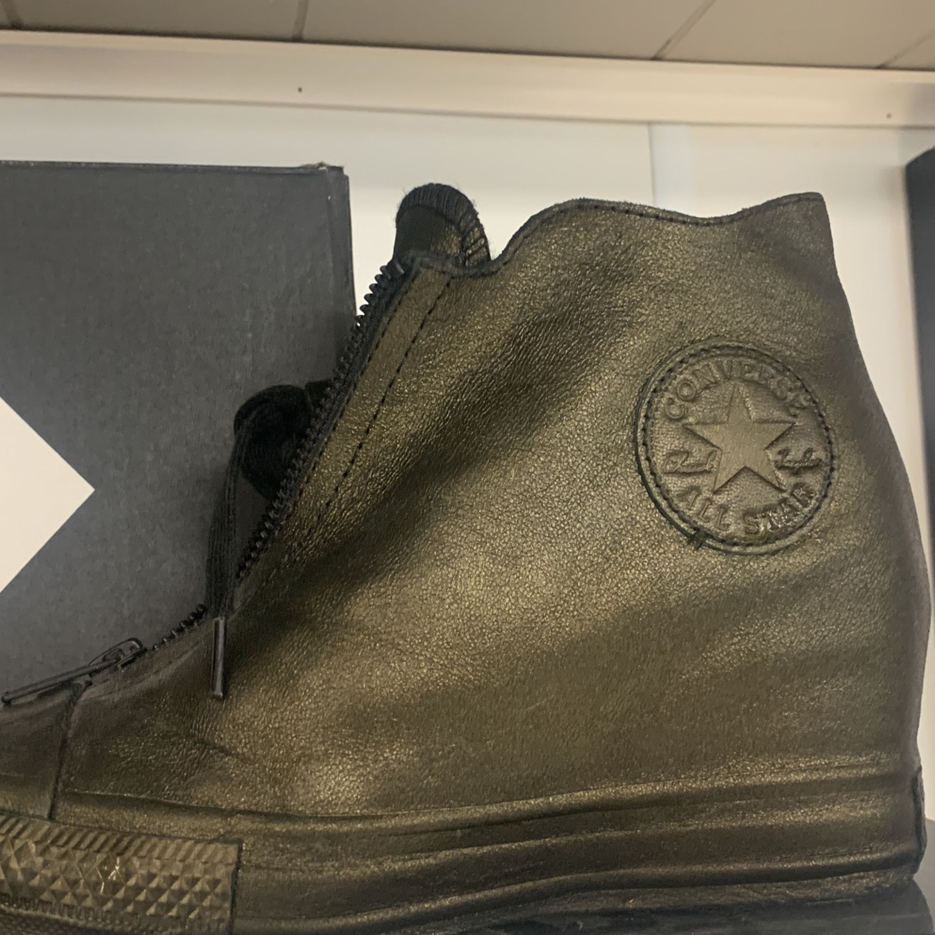 CONVERSE ⭐️ Gold Wedge Sneakers - Hidden Laces Zip Up Gold Wedges - Super Unique!! Size 6.5