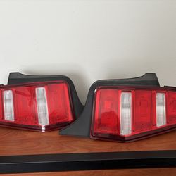 2010-2012 Mustang Tail Lights