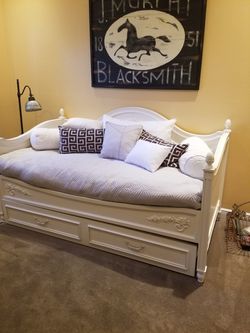 Twin daybed and trundle bed for Sale in Palm Beach Gardens FL OfferUp