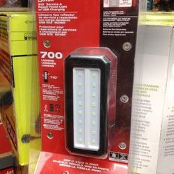 MILWAUKEE M12 SERVICE Y REPAIR FLOOD LIGHT W/ USB CHARGING 700 LUMENS (TOOL ONLY)