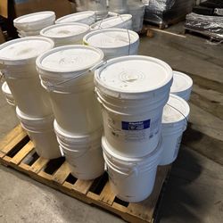 NEW Polywater LZ-640 5-Gallon Cable Pulling Lubricant – Contractor Pallet – 74 Units