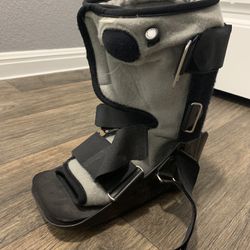 Medium Walking Boot