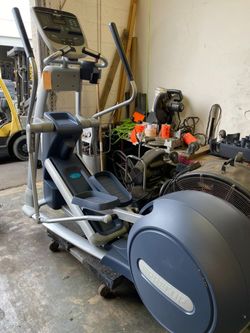 Precor 815 EFX Elliptical (Delivery Included)