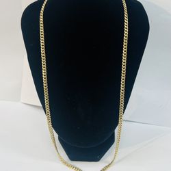 10k Yellow Gold Cuban Link Chain Necklace, 24” Long, Weights 13.5 Grams, Really Nice! Beautiful Like New! 