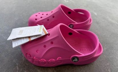 NWT Crocs Pink
