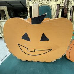 Very  Nice 2 Halloween basket wood 