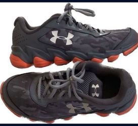 UnderArmour  Shoes  Size 7Y