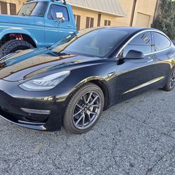 Best price for Tesla model 3 clean title 🔥