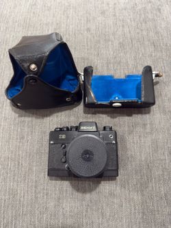 Zenit 19 Soviet 35mm SLR Film Camera USSR with Helios Lens and Leather Case Vintage KMZ M42 Mount