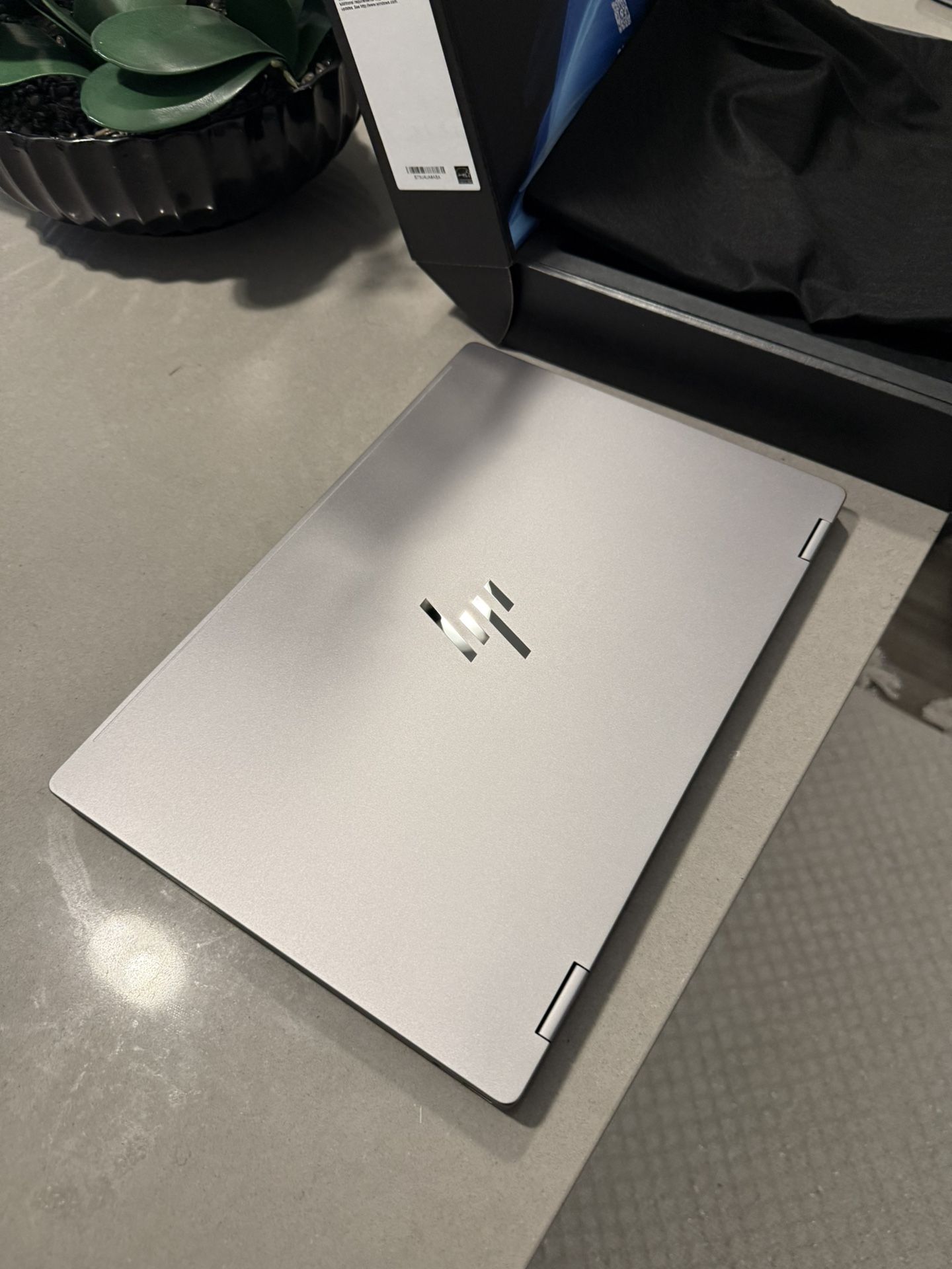 BRAND NEW HP OMNIBOOK 2 IN 1 LAPTOP