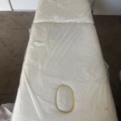 FREE PORTABLE MASSAGE TABLE 