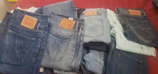 Levis 32 X 30 Plus More .. 42 Pair.