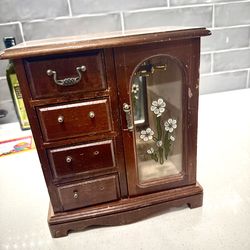 Vintage jewelry box