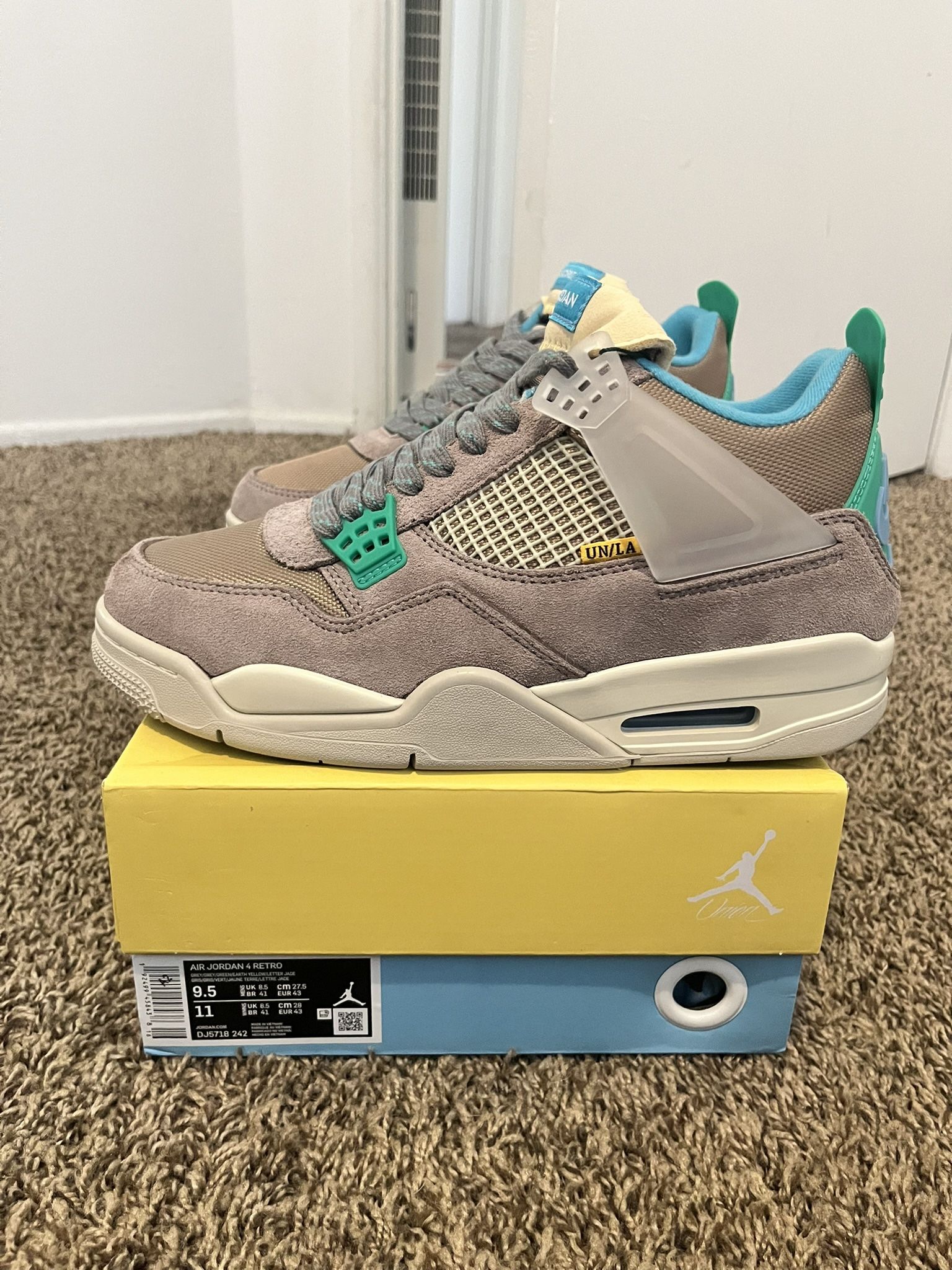 Nike Jordan 4 Union Taupe Haze Size 9.5