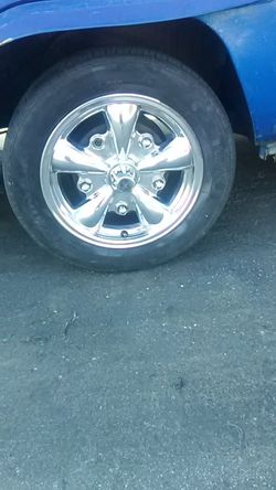 Polishing aluminum rims tanks parts