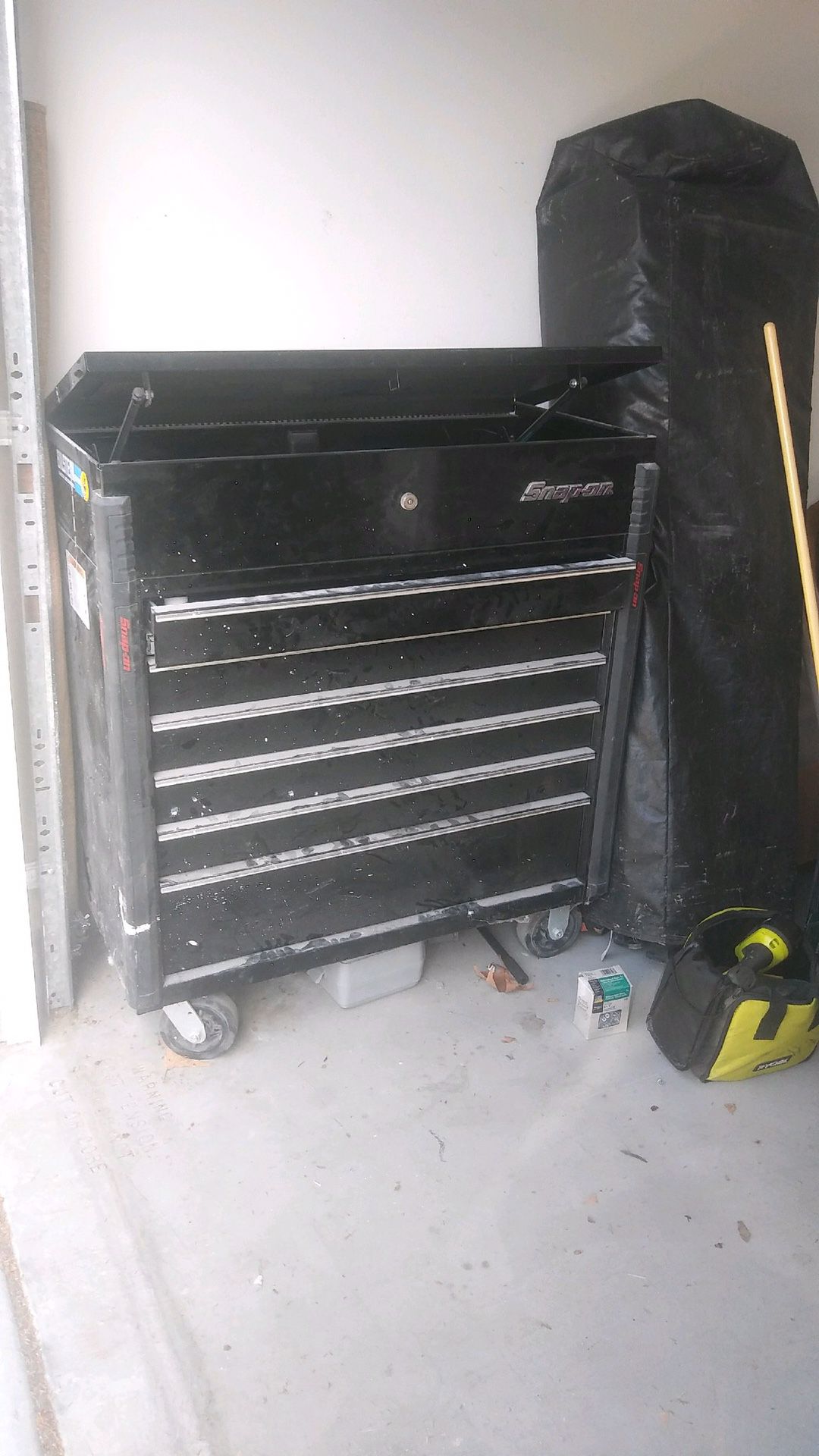Snap on tool box ( no tools included)