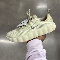 Brand new Nike Mind 002 tan sz9