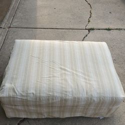  Crate & Barrel Seating Ottoman On Wheels 