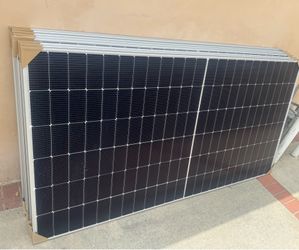 FOR SALE: Brand New BYD 580W High-Efficiency Monocrystalline Solar Panel – Model BYD580NLBK-36 Never installed • Factory fresh • Premium BYD quality T