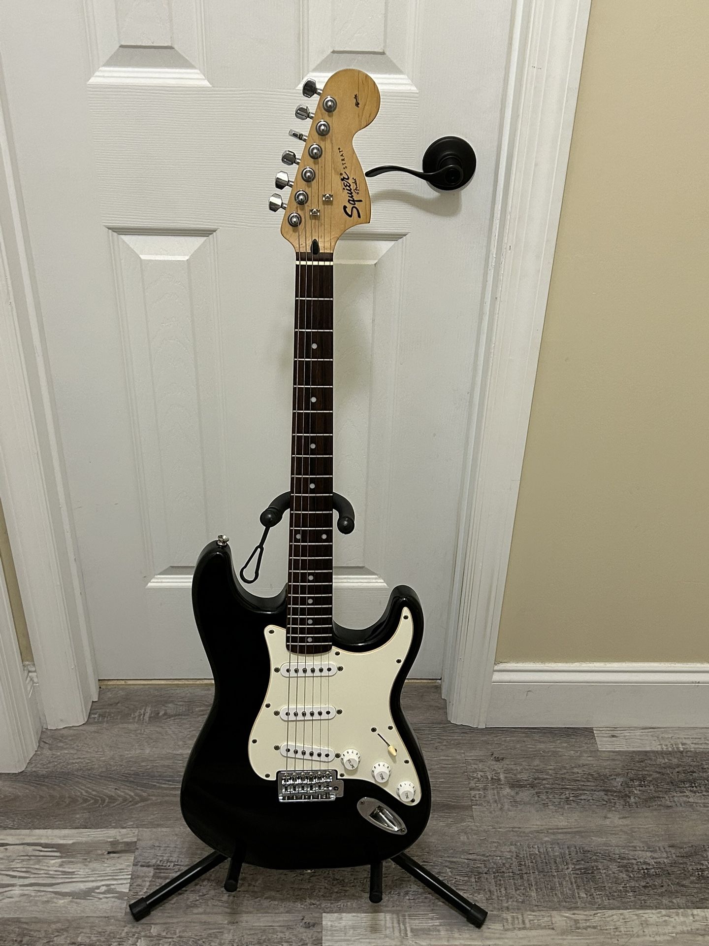 Fender, Squier, Strat Guitar, 6 String