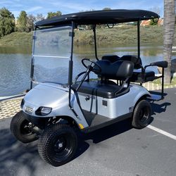 Nice *USA* 2020 EZGO Golf Cart - As New!