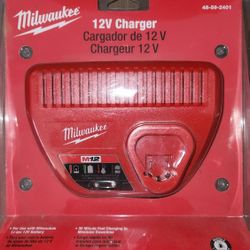 Milwaukee M12 Battery Charger 