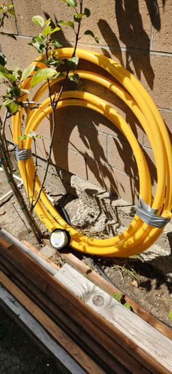 Gas pipe with wire