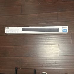 I live 32 inch HD sound bar Bluetooth