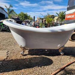 69” Acrylic Clawfoot Freestanding Bathtub Chrome Feet