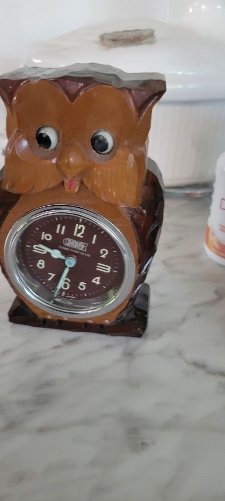 Rare OWL CLOCK. 2 other Vintadge
