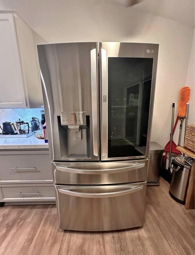 Refrigerator 