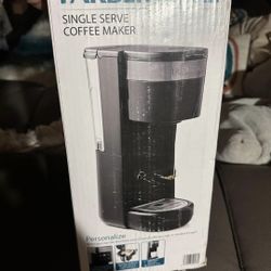 Single-size K Cup coffee maker with tank, space-saving one-cup coffee maker, coffee maker