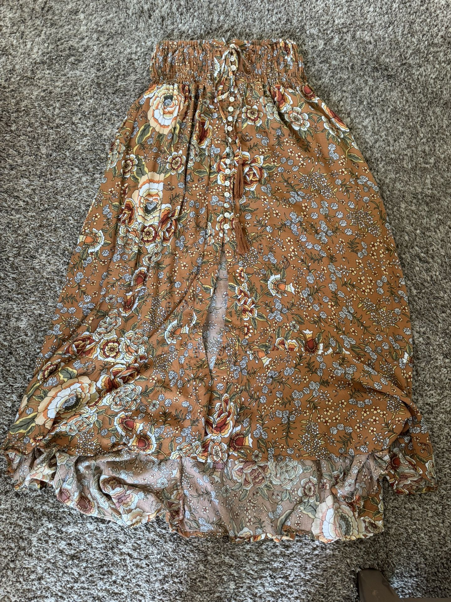 Size Small Skirt (very Adjustable With Elastic Waist)