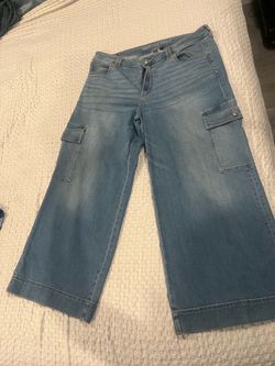 American Eagle Wide Leg Cargo Crop Jeans