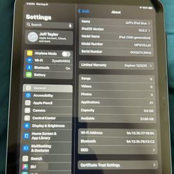 iPad Generation 10  With Accessories 