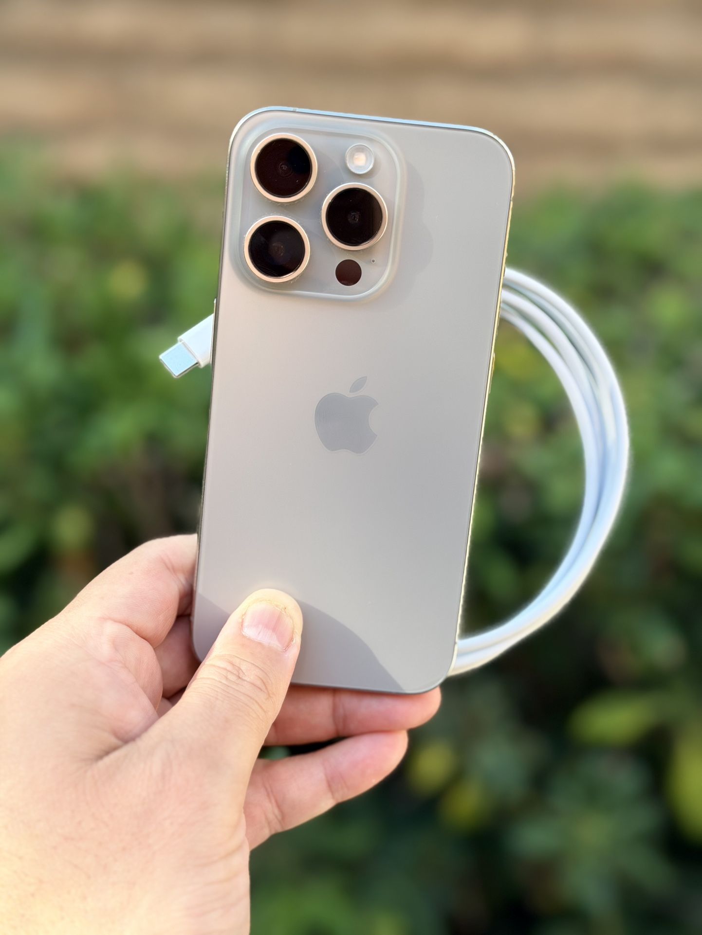 IPhone 15 Pro 512  GB,  Good Condition! Unlocked! Use Any Carrier.  Hablo Espanol.