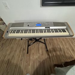 Yamaha Keyboard Portable Grand DGX-500
