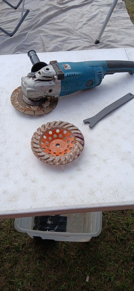Makita 6 Inch Corded Grinder