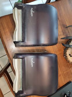 2 Paper Towel Dispensers