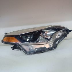 2014 - 2016 Toyota Corolla Right Headlight 