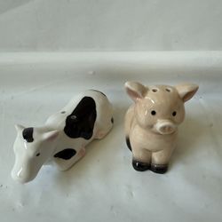 Cute Ceramic Mini Cow and Pig Salt & Pepper Shaker Set