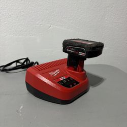 M12 Milwaukee Battery + Charger 