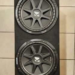2 kicker 10in Subwoofers in box